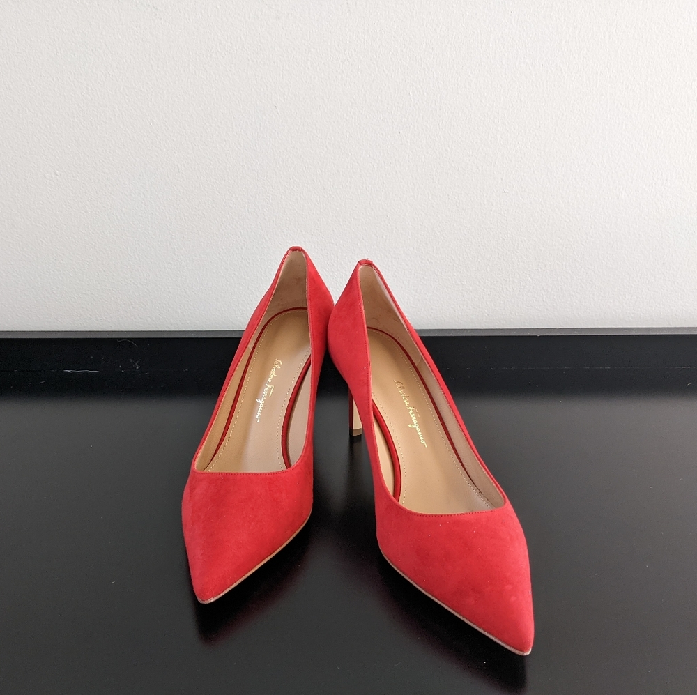 Salvatore Ferragamo, love 85 red pumps, brand new